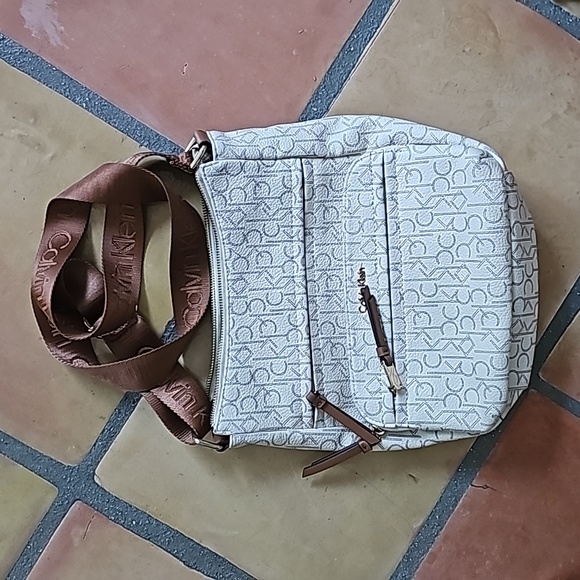 CALVIN KLEIN Kiara Monogram Faux Leather Crossbody Bag - Picture 2 of 6